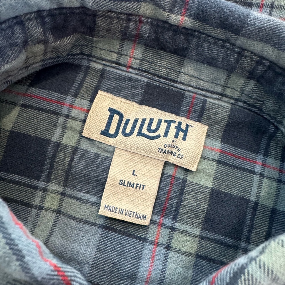 DULUTH Men's Free Swingin' Flannel Slim
Fit Shirt Item 64507 Sz L Blue Plaid - Picture 3 of 13